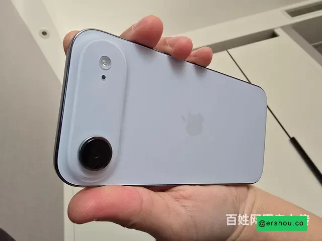 个人国行iPhone Air出售，使用一月，右侧边框轻微磕碰，苏州自提