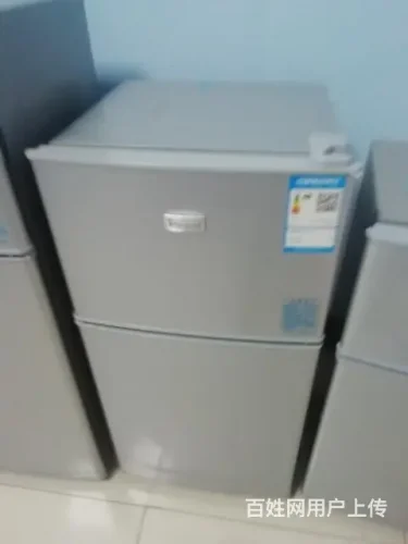 搬迁转让家用冰箱，送货上门，功能正常，价格实惠