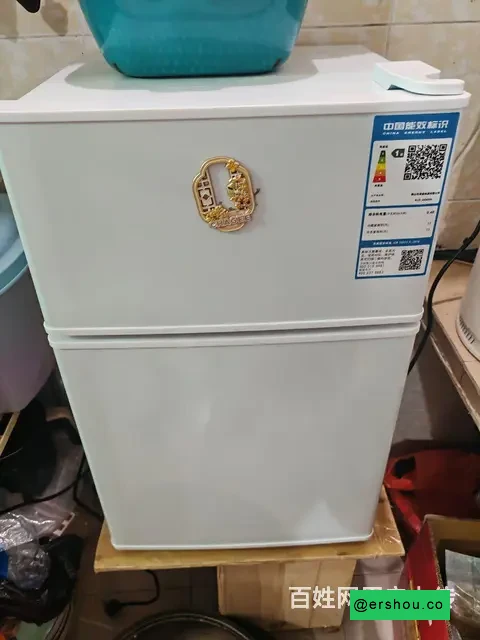 九九成新双门小冰箱转让 坪地自取